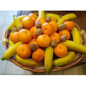 Fresh fruits basket
