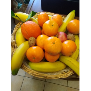 Fresh fruits basket